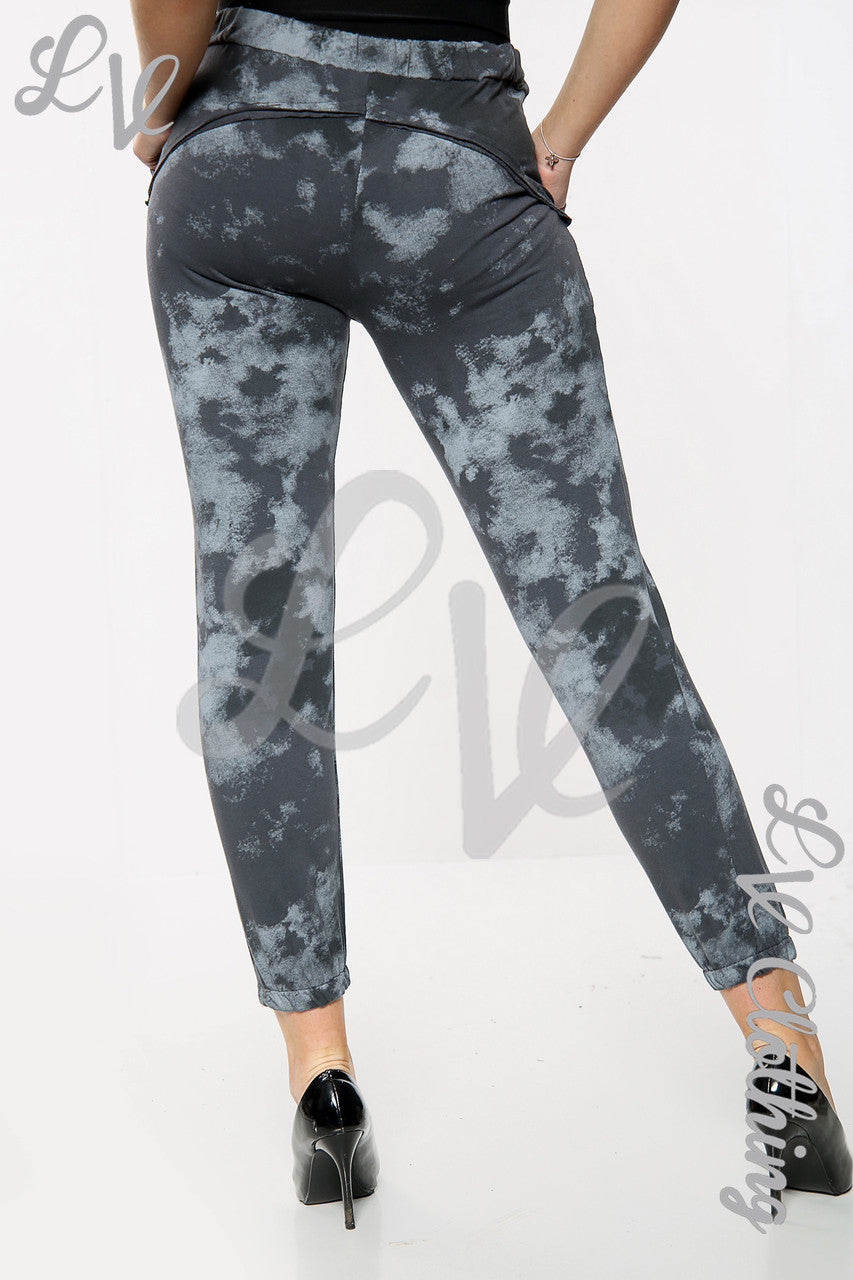 Dames joggingbroek met Sky-print, antraciet, per stuk € 10,99