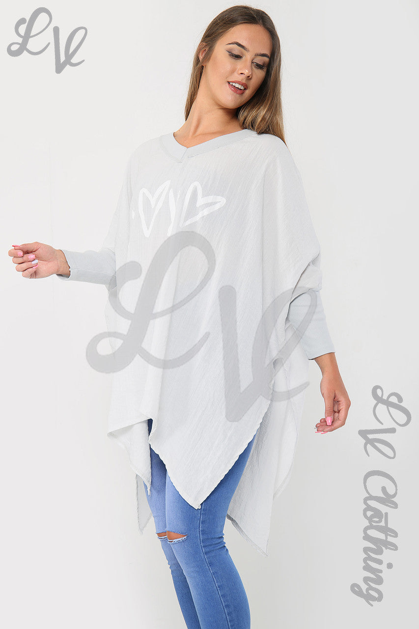 Dames Liefde Hart & Kruis Grafisch Vleermuismouw Top Zilver - Prijs per eenheid € 9,99