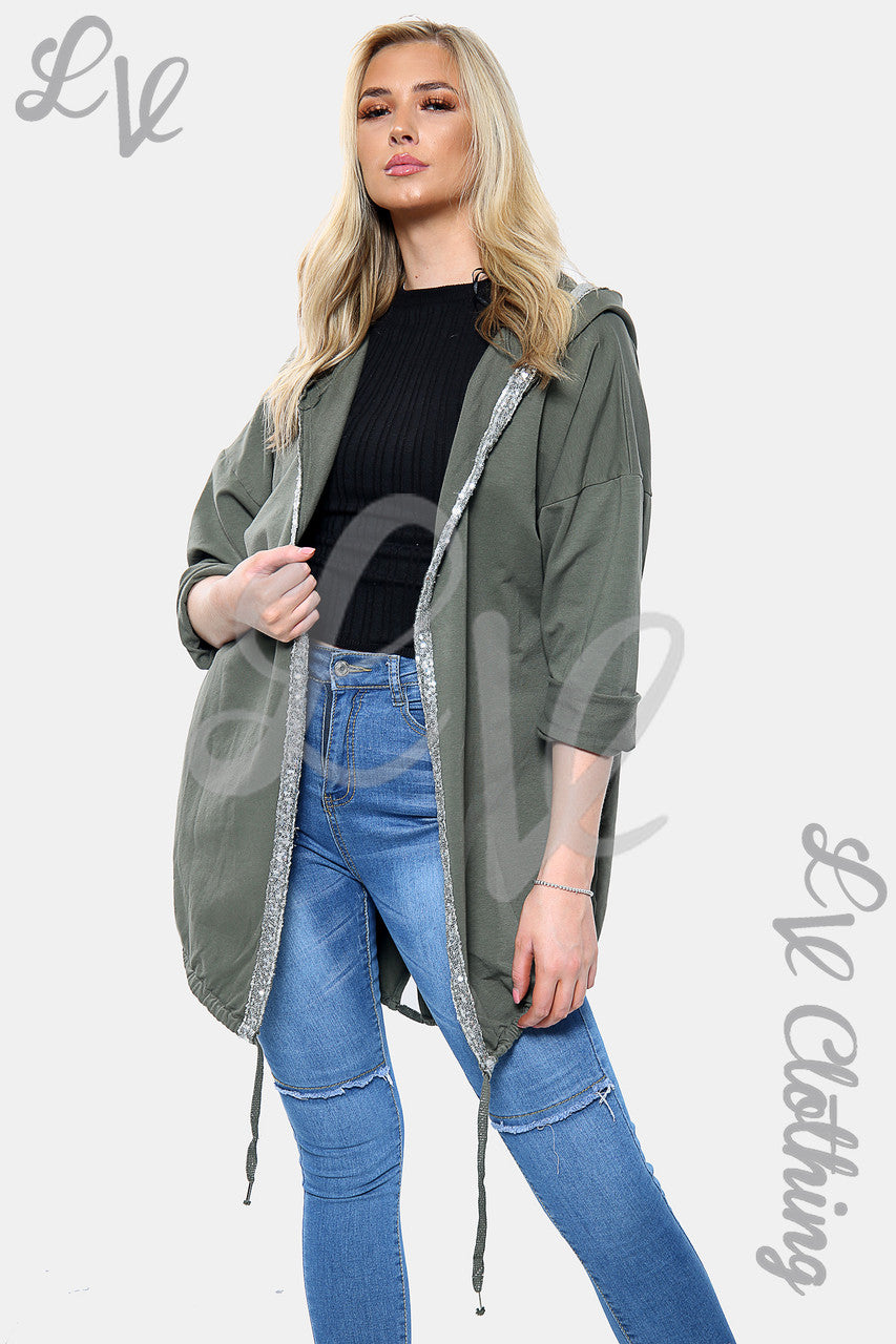 Dames Vest met capuchon en paillettenster op de rug kaki Stukprijs € 22,99