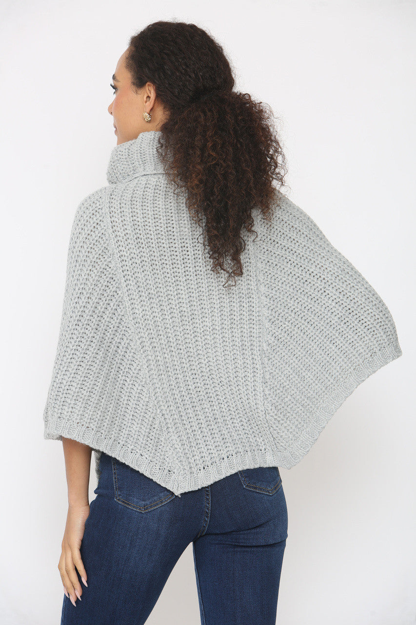 KABELGEBREIDE COLTRUI PONCHO ZILVER