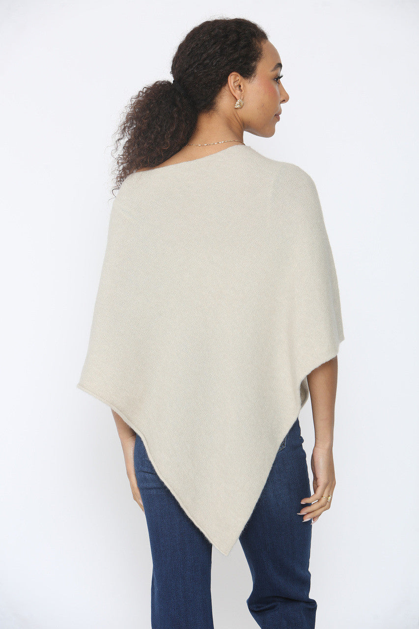ZACHTE GEBREIDE PONCHO STEENKLEURIG