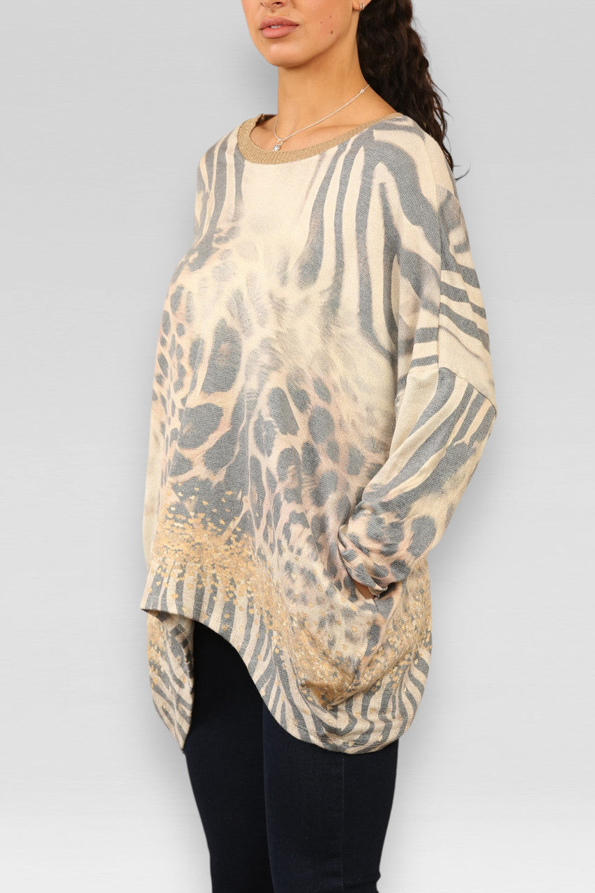 TRUI MET DIERENPRINT EN LUREX STEENGRIJS