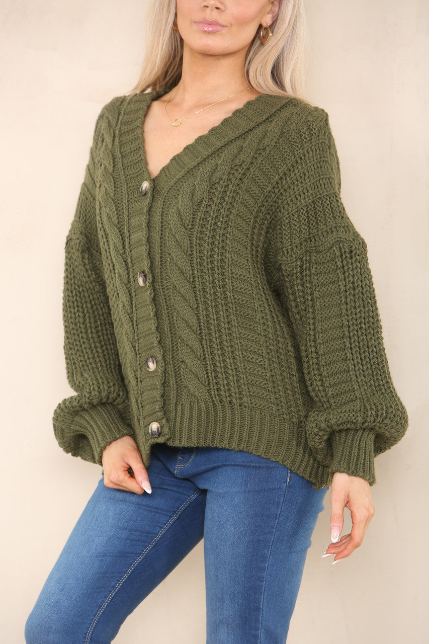 KABELGEBREID VEST MET KNOPEN SLUITING KHAKI