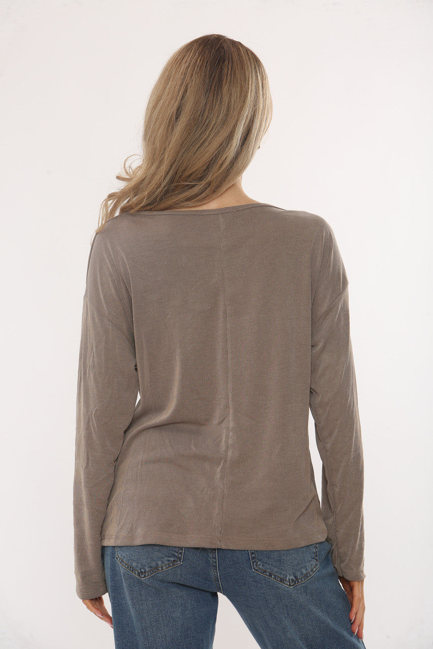 TOP MET GOUDKLEURIGE DETAILS EN RUCHES - TAUPE