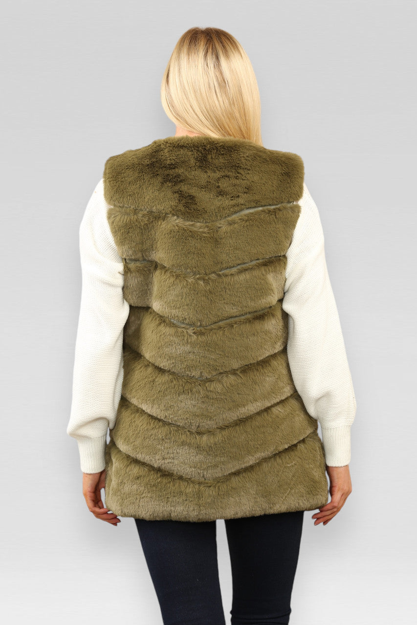 GESPETTERD IMITATIEBONT GILET OLIJF