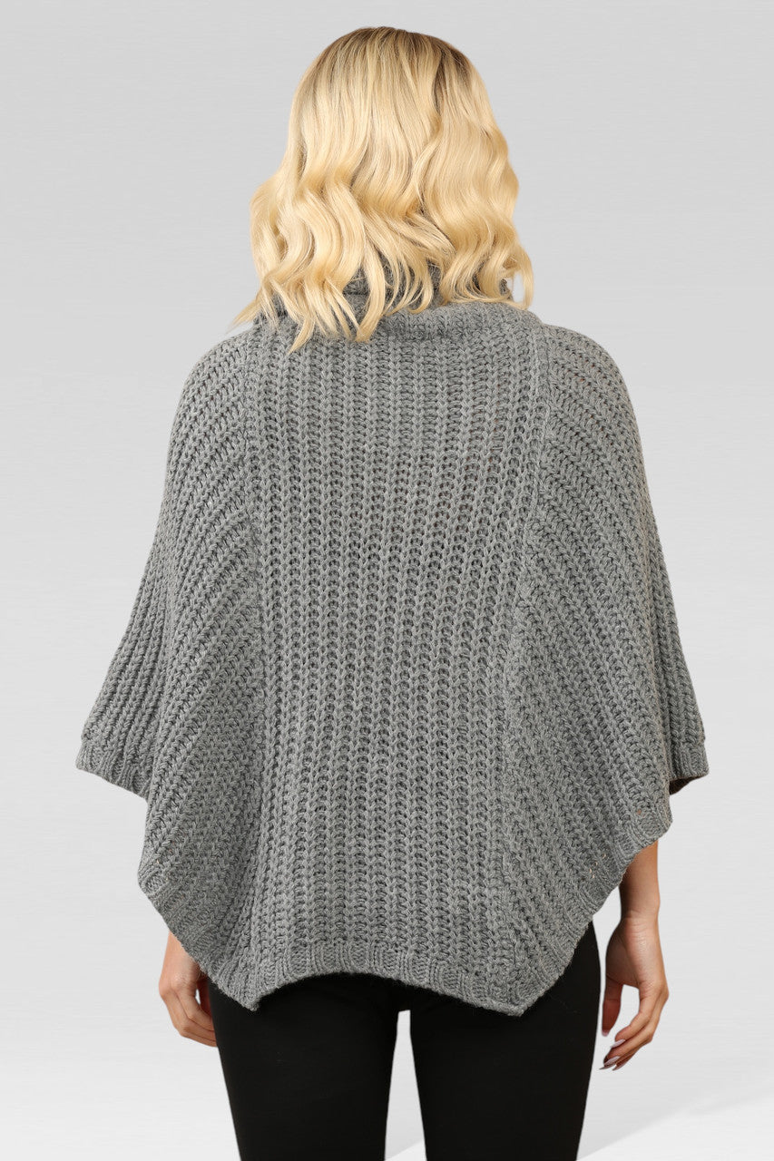 KABELGEBREIDE PONCHO MET COL IN HOUTSKOOLGRIJS