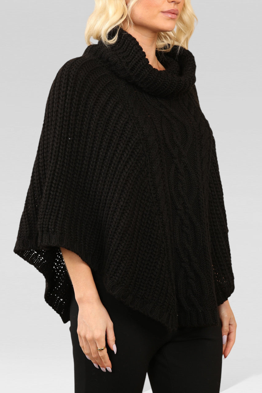 KABELGEBREIDE COLTRUI PONCHO ZWART