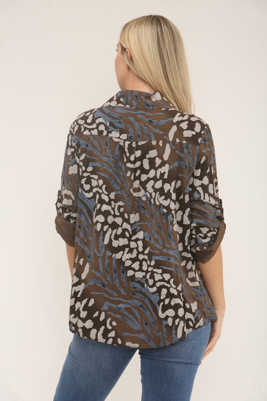 BLOUSE MET DIERENPRINT EN KNOPEN - BRUIN