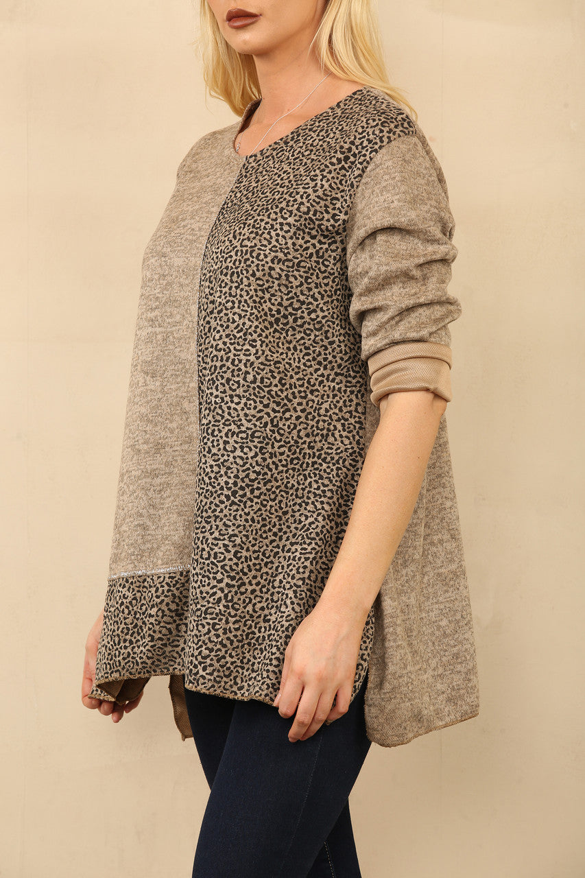 TOP MET LUIPAARDPRINT EN PANEEL BRUIN