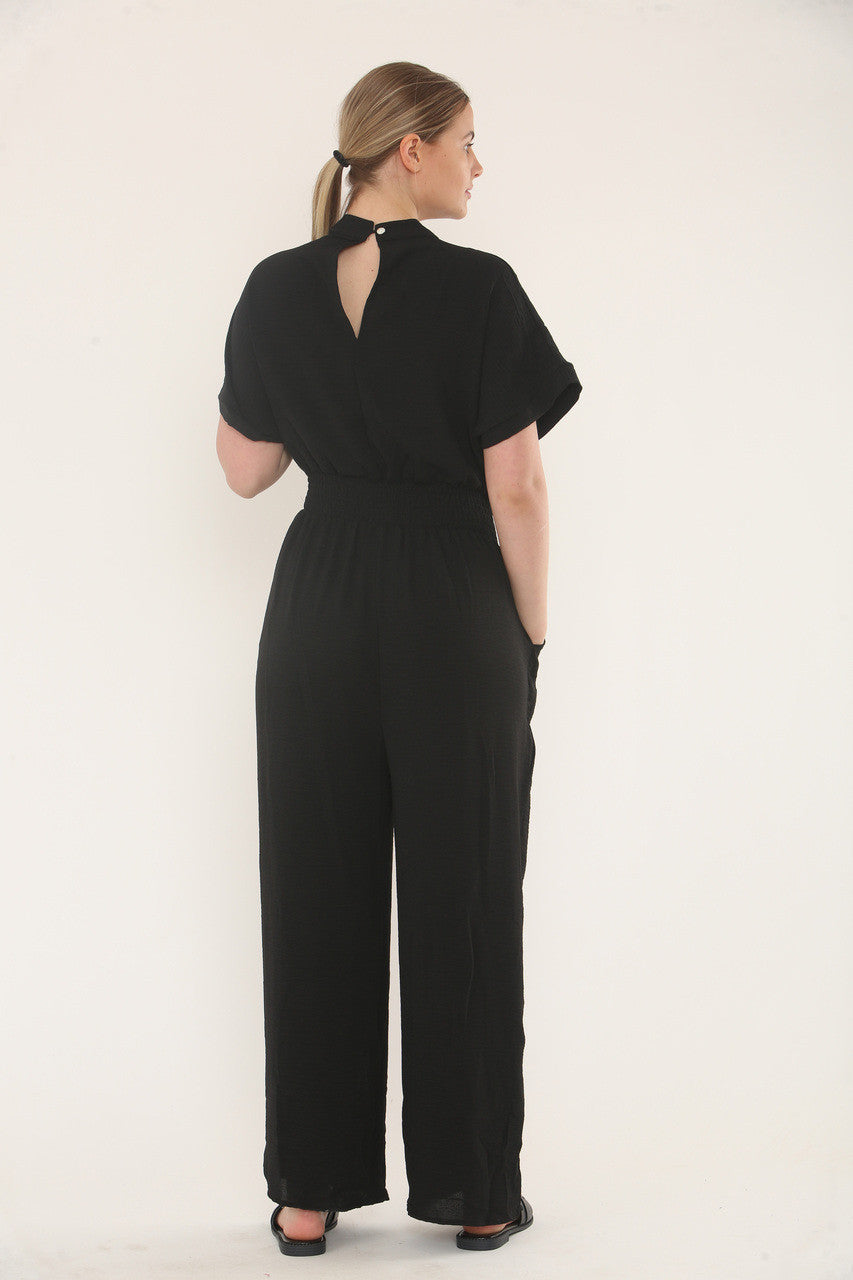 JUMPSUIT MET KORTE MOUWEN EN ELASTISCHE TAILLEBAND - ZWART