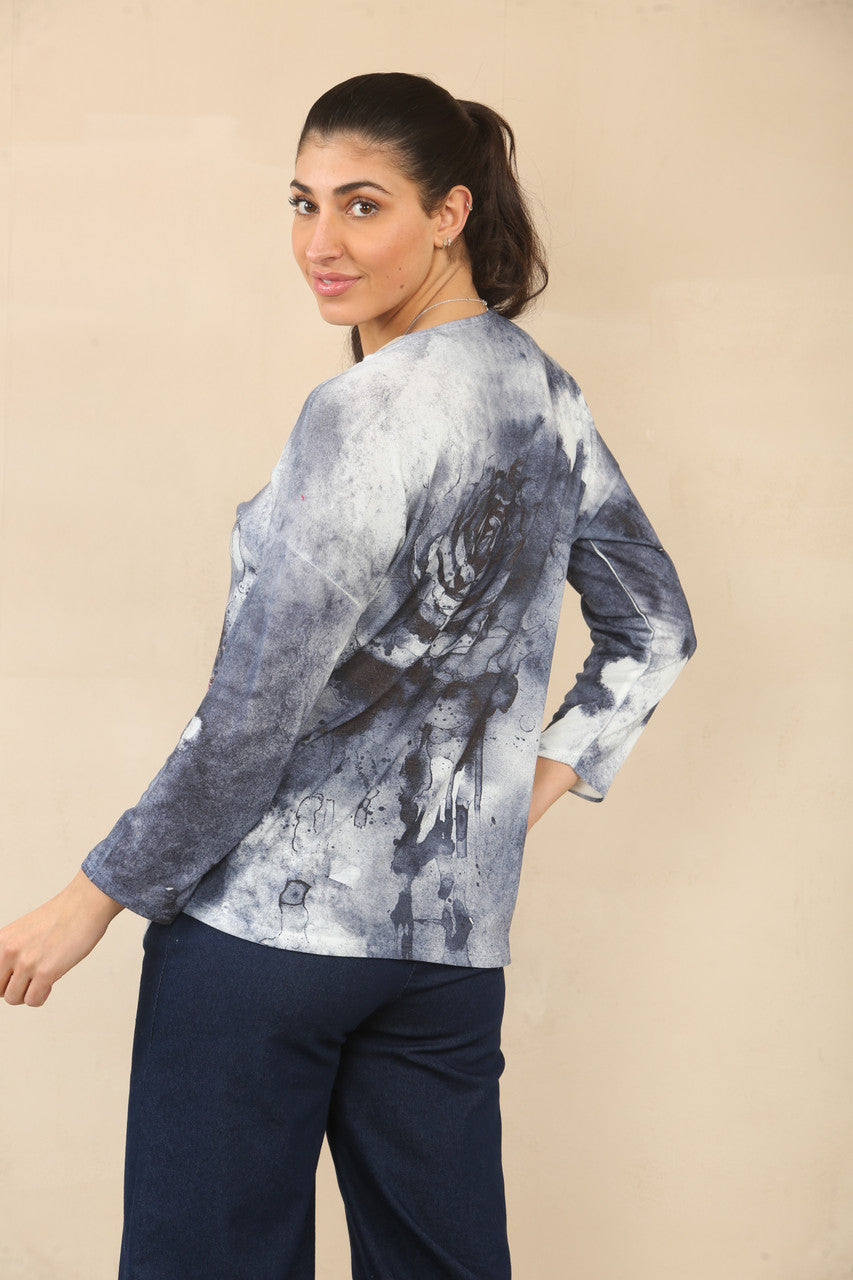ROSE BUTTERFLY GRAPHIC TOP - NAVY