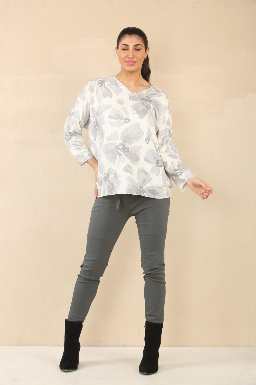 TRUI MET BLADEREN- EN DAISY-PRINT - GRIJS
