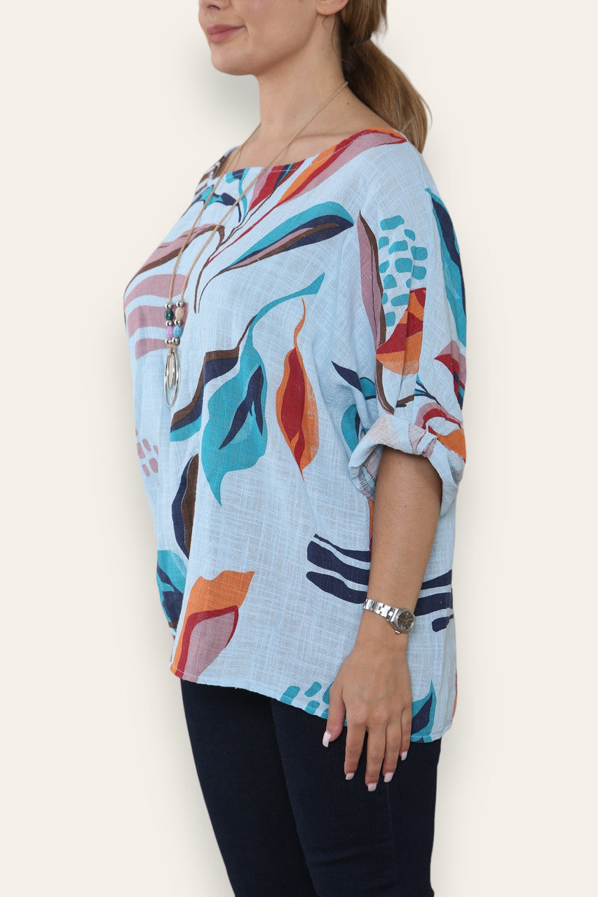 TOP MET PRINT VAN ABSTRACTE BLADEREN LUCHTBLAUW