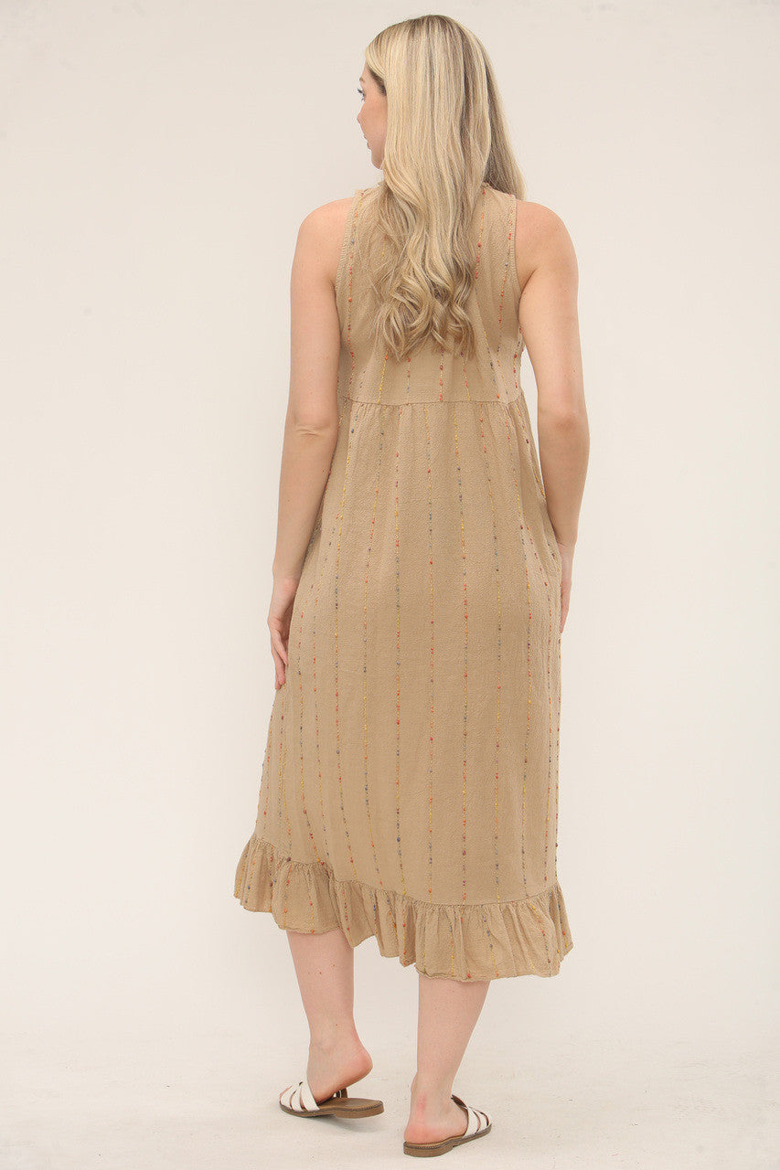 JURK MET MEERKLEURIGE STREPEN, BORDUURSEL, RUFFLES EN STROPDAS Kraag - CAMEL
