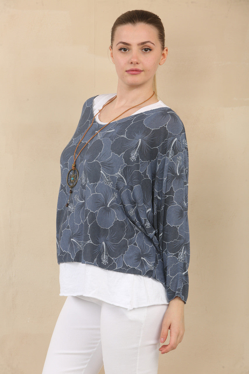 TOP MET DUBBELE LAAG EN BLOEMENPRINT MET LELIES EN KETTING - DENIM