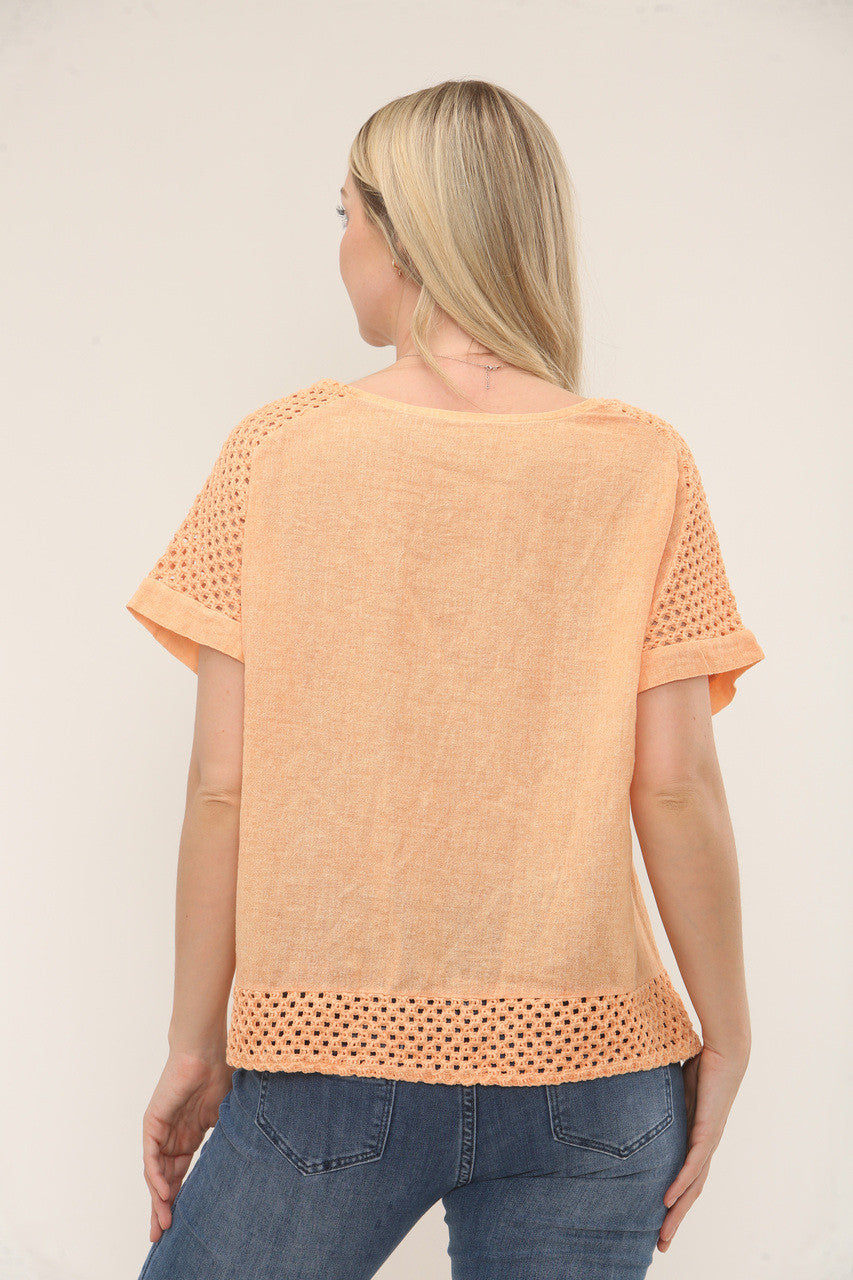 GEHAAKT DETAIL TOP MET KORTE MOUWEN - PERZIK