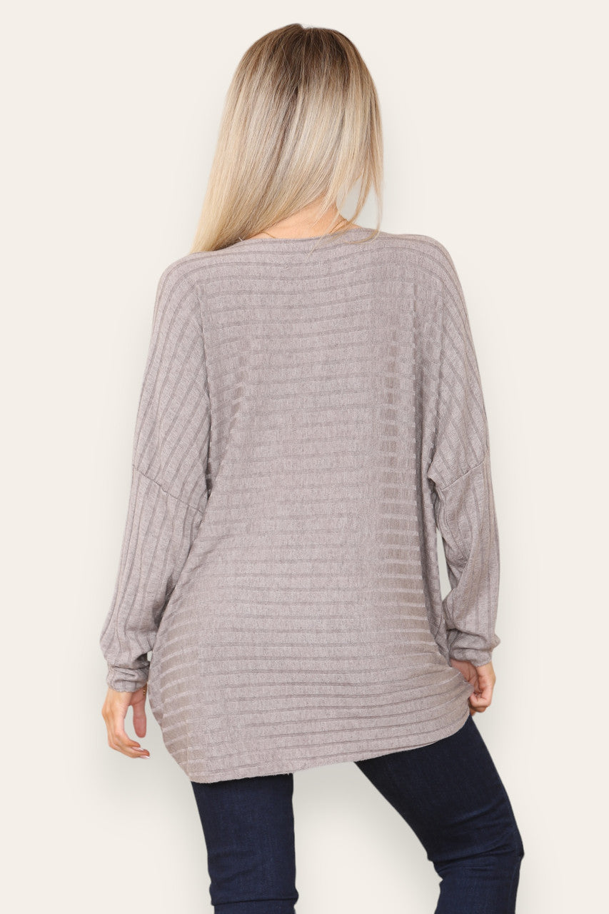 FIJNGEBREIDE TRUI MET BREDE RIBBEL TAUPE