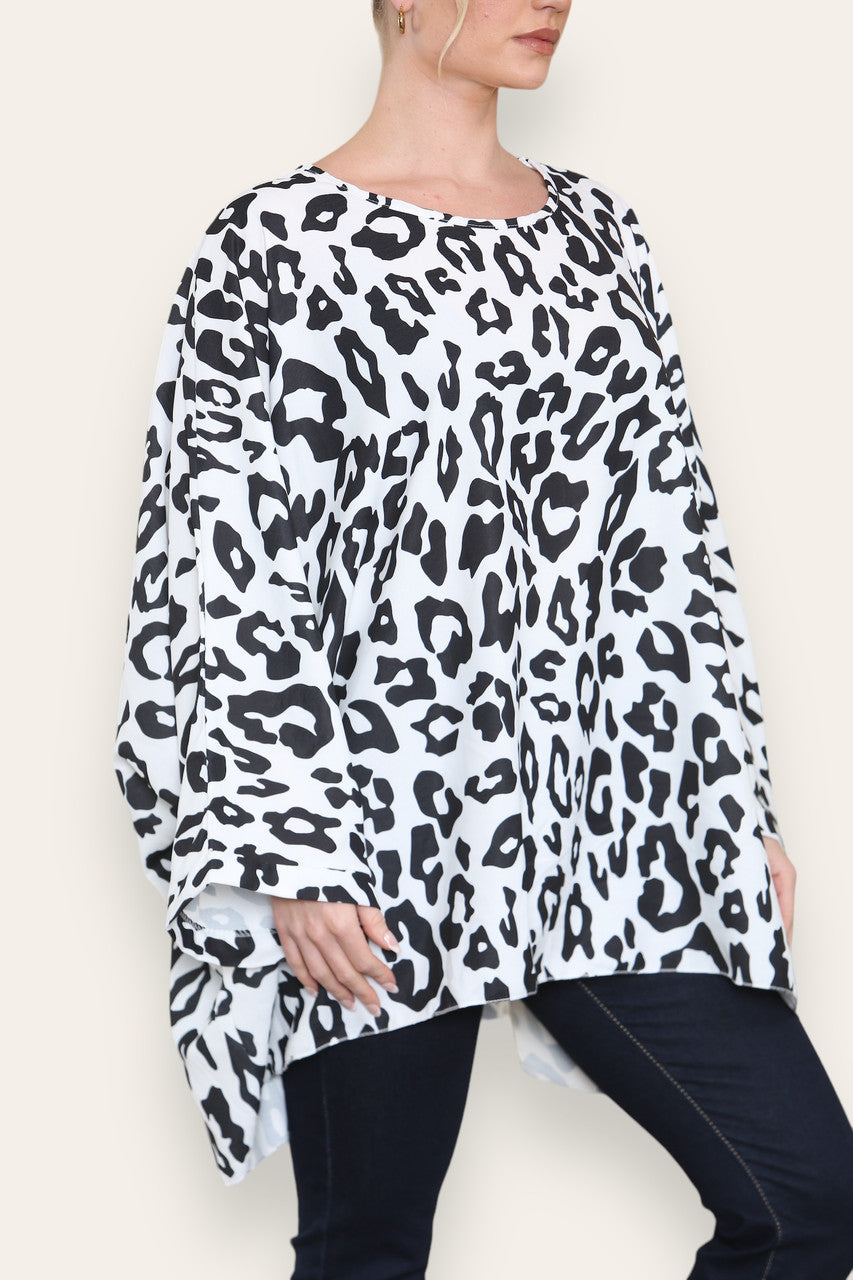 BATWING LEOPARD PRINT TOP WHITE