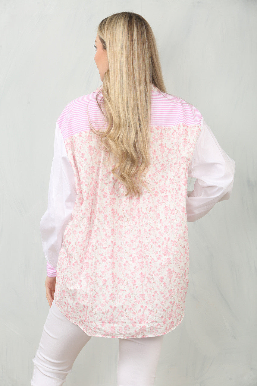 OVERHEMD MET BLOEMENSTREEP EN CONTRASTEREND PANEEL - ROZE