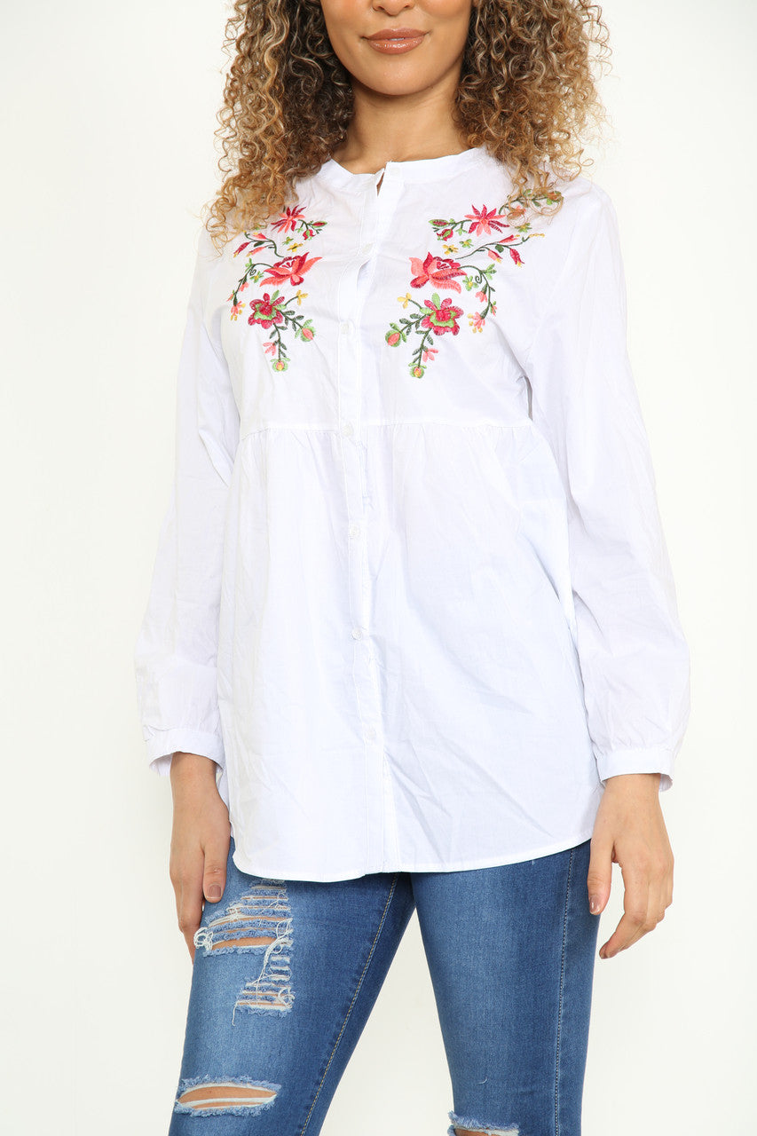 Damesshirt Met Geborduurde Bloemen Op De Borst Wit