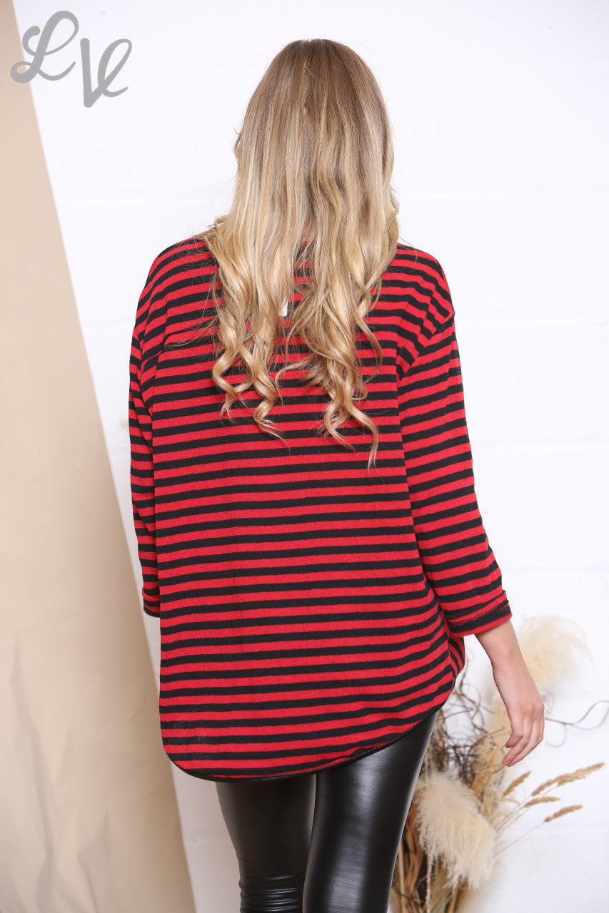 Dames gestreepte top met badge rood Prijs per eenheid €8,99