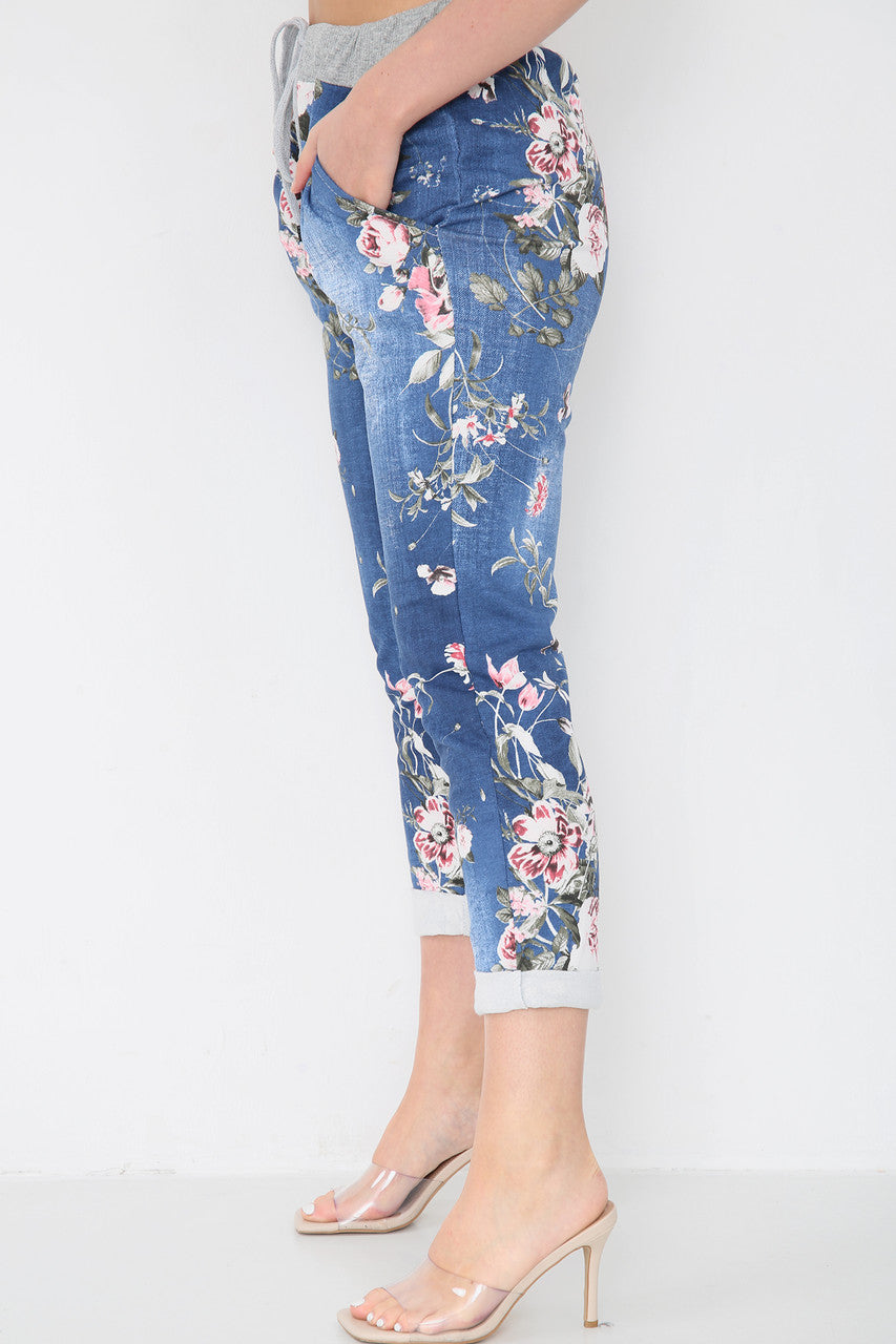 JOGGINGBROEK MET BLOEMENPRINT - DENIM