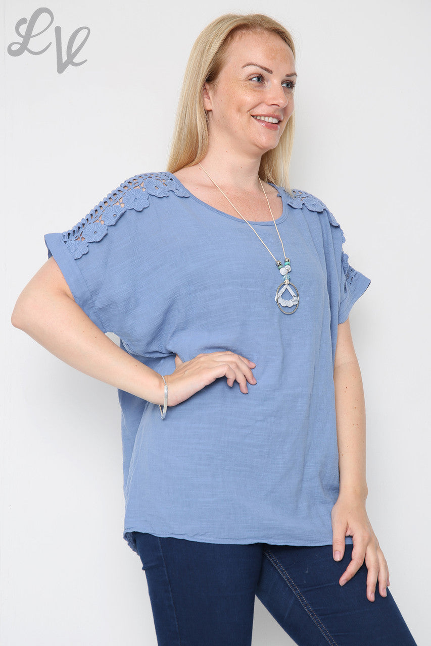 Kopie van Kopie van TOP VAN DENIM MET UITGESNEDEN SCHOUDER EN HALSBAND