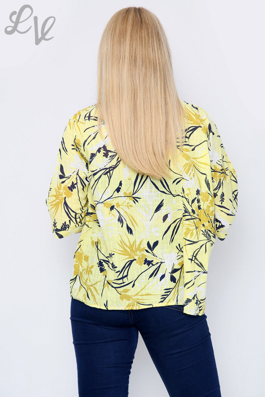Dames top met bladprint geel Stukprijs €7,99