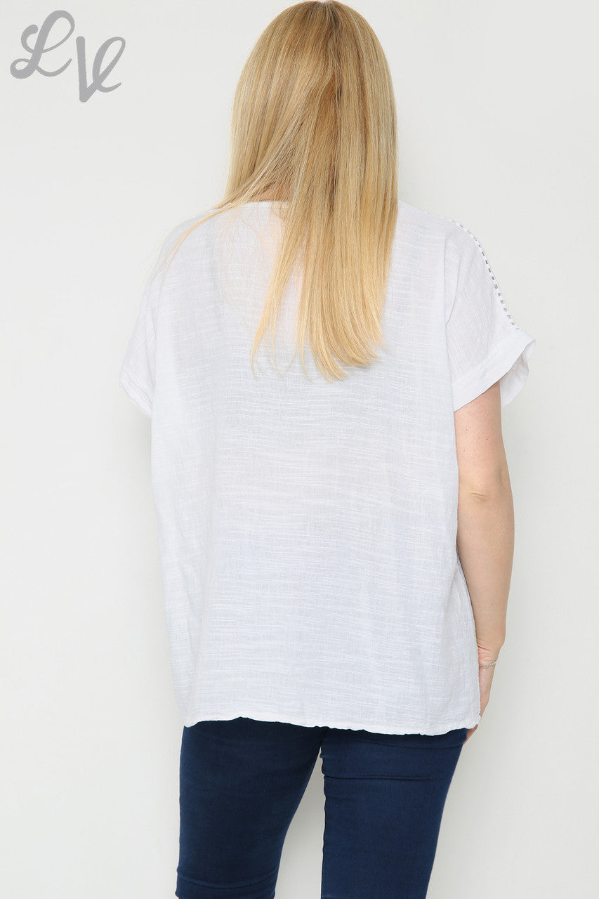 Kopie van Kopie van TOP MET UITGESNEDEN SCHOUDERDETAILS EN KETTING WIT