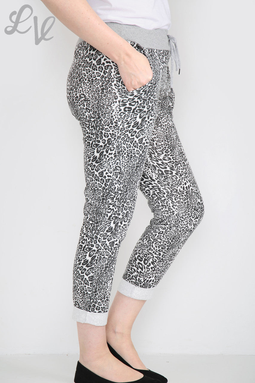 Dames Joggingbroek met Cheetahprint Wit - Stuksprijs €6,99