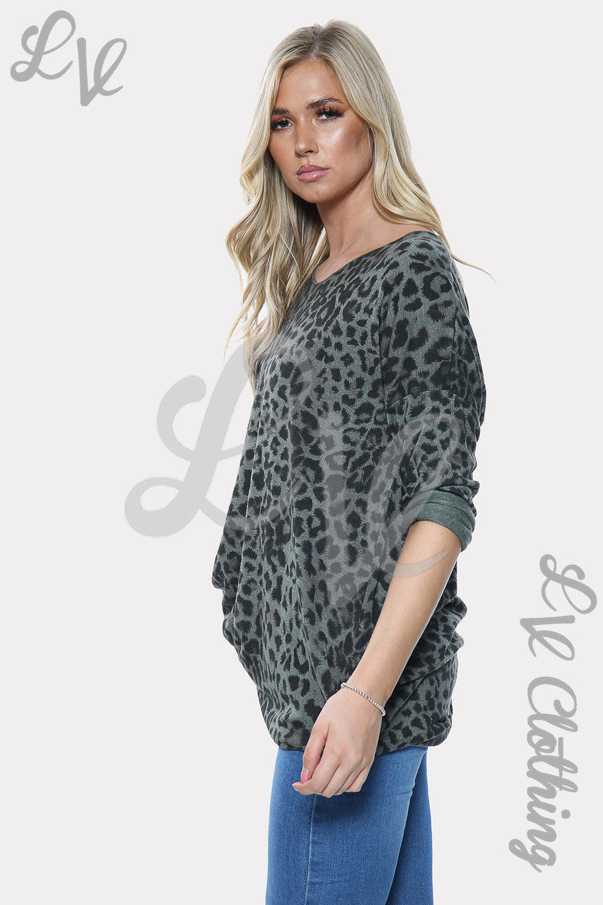 Dames top met luipaardprint kaki Stukprijs € 9,99