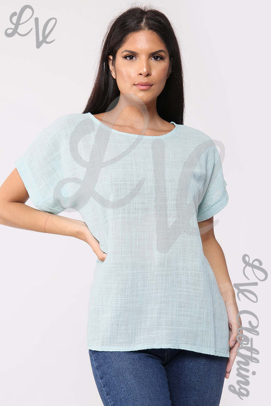 Mint short-sleeve ladies top with round neckline, plain front