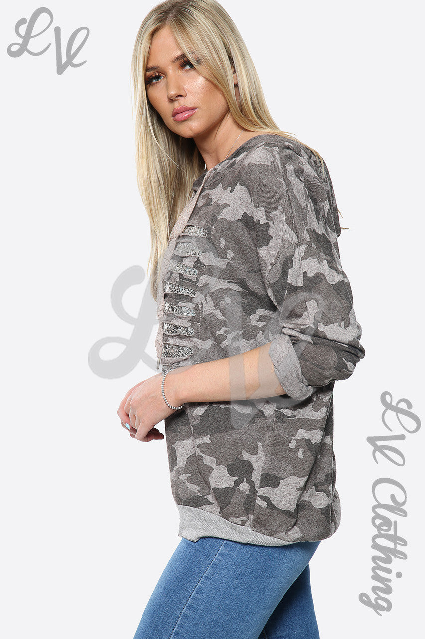 Dames Camouflageprint Sequin Lasergesneden Top met Capuchon Dusty Pink Stukprijs €14,99