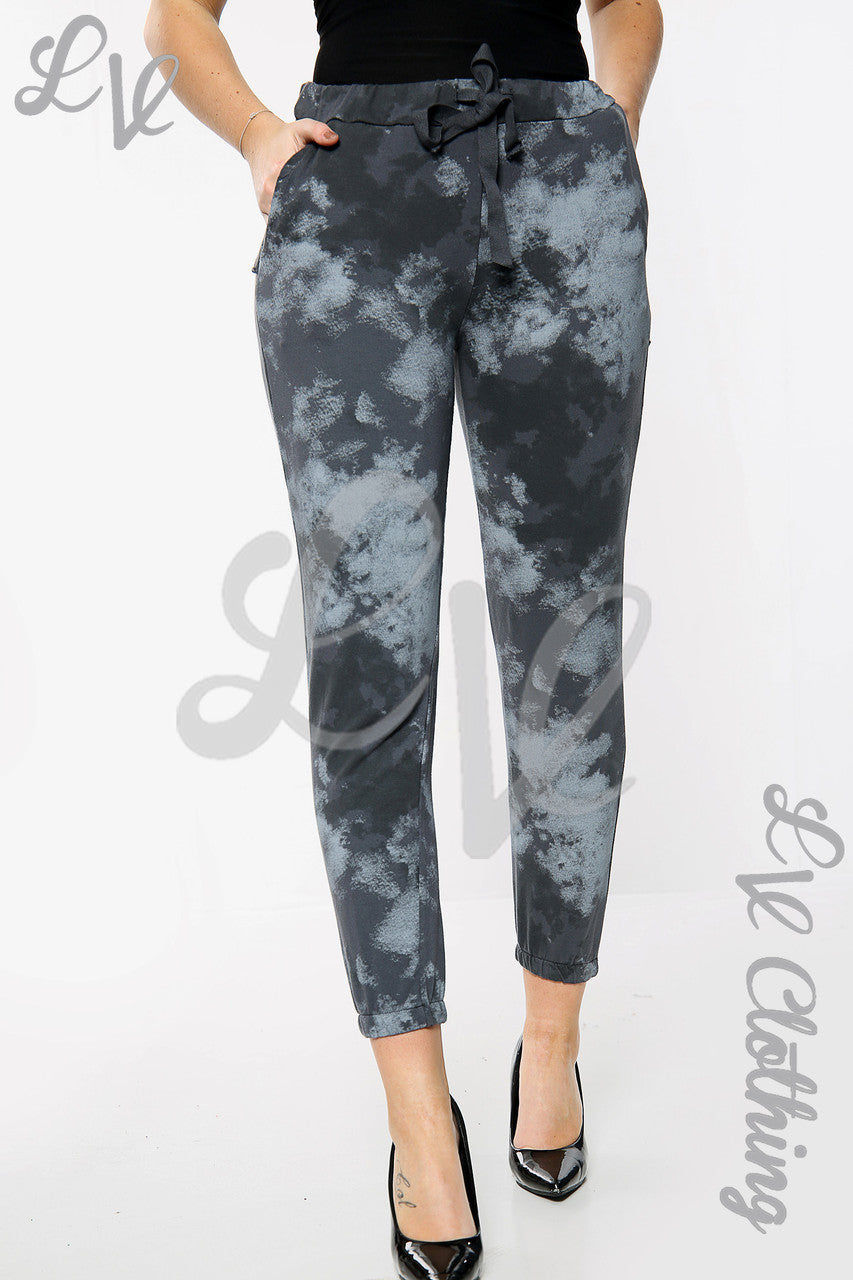 Dames joggingbroek met Sky-print, antraciet, per stuk € 10,99