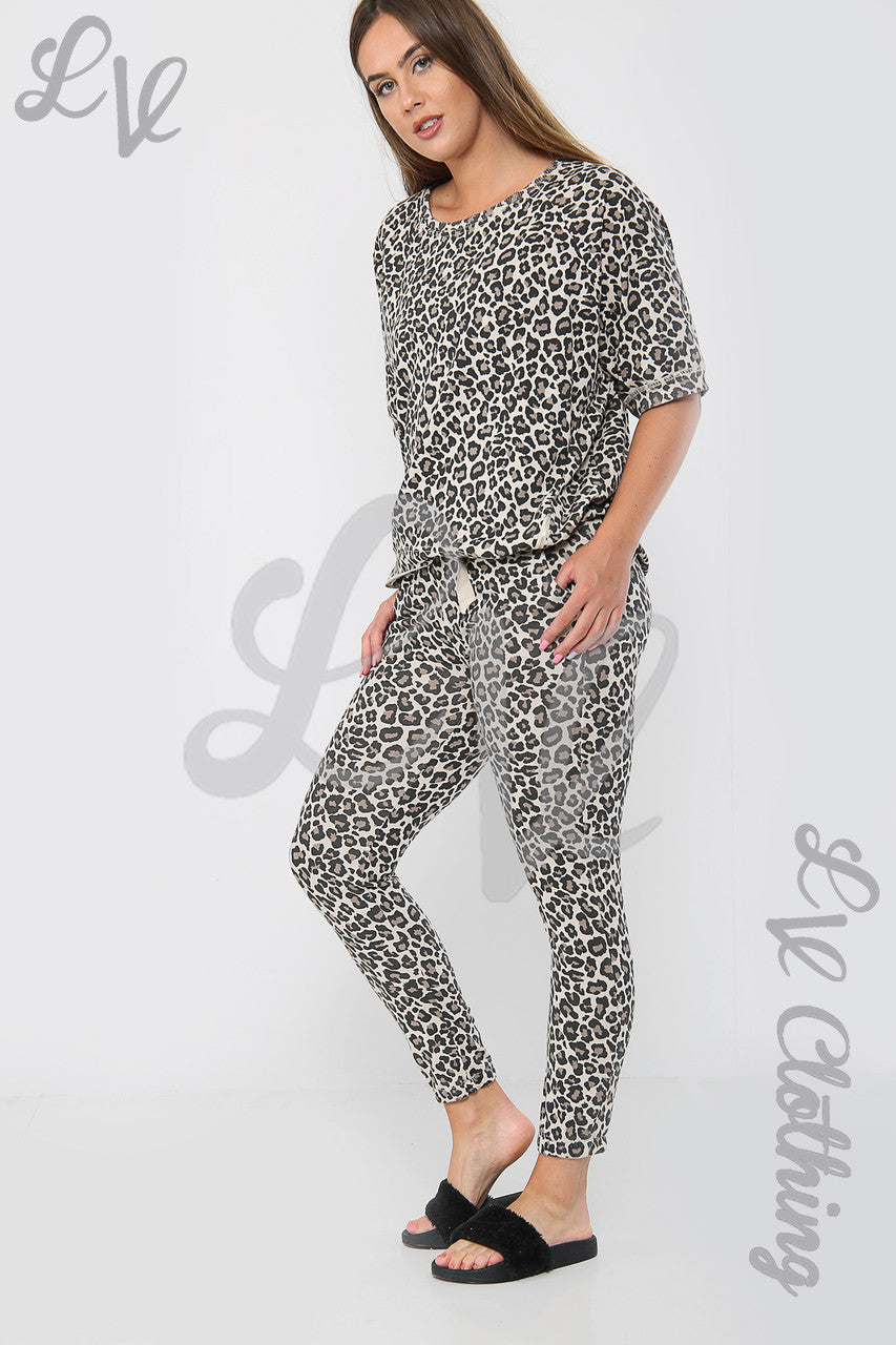 Ladies Animal Leopard Print Sweatshirt Top Stone - Unit Price £11.99