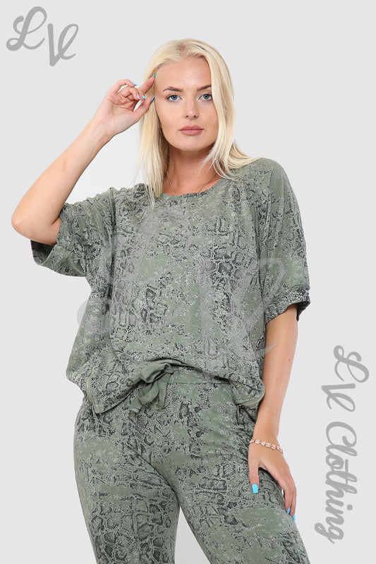 Ladies snake print lounge sweatshirt in khaki, short sleeves and crew neck