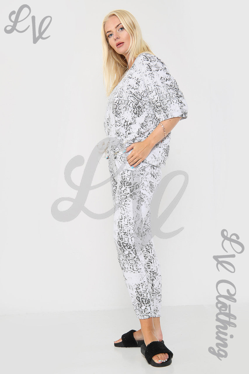 Ladies Snake Print Lounge Sweatshirt White - Unit Price £12.99