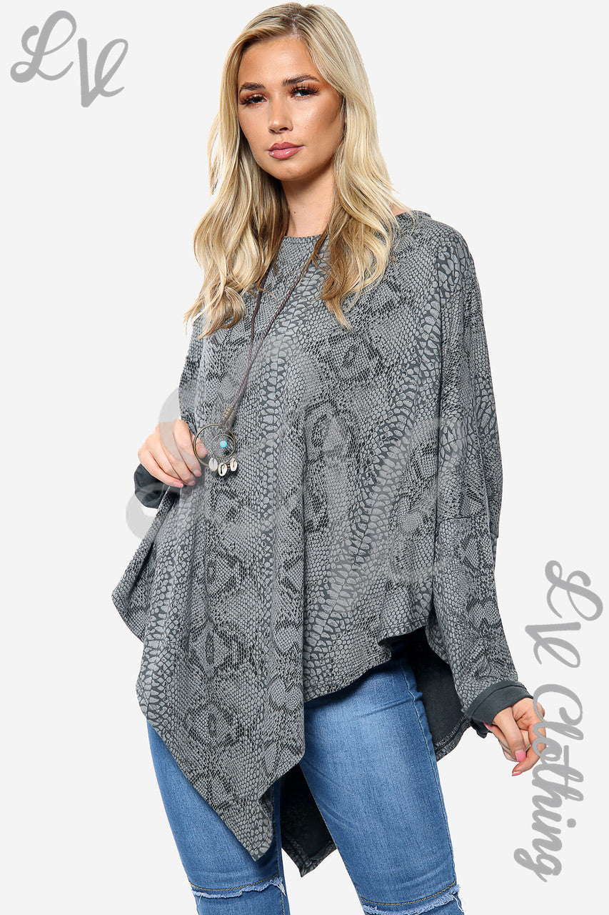 Dames Top met Slangenprint, Oversized, V-Hals en Ketting, Houtskool. Prijs per stuk: £10.99