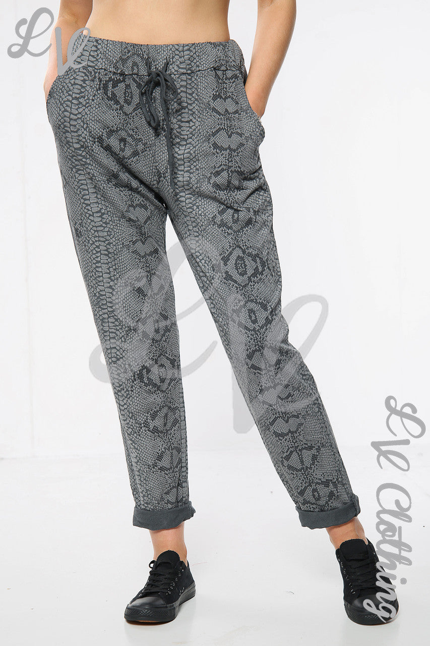 Dames Snake Print Joggingbroek Antraciet Stukprijs € 9,99