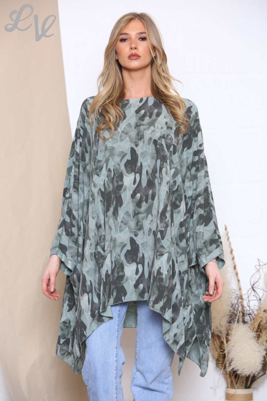 Dames vleermuismouwtop met camouflagedessin kaki