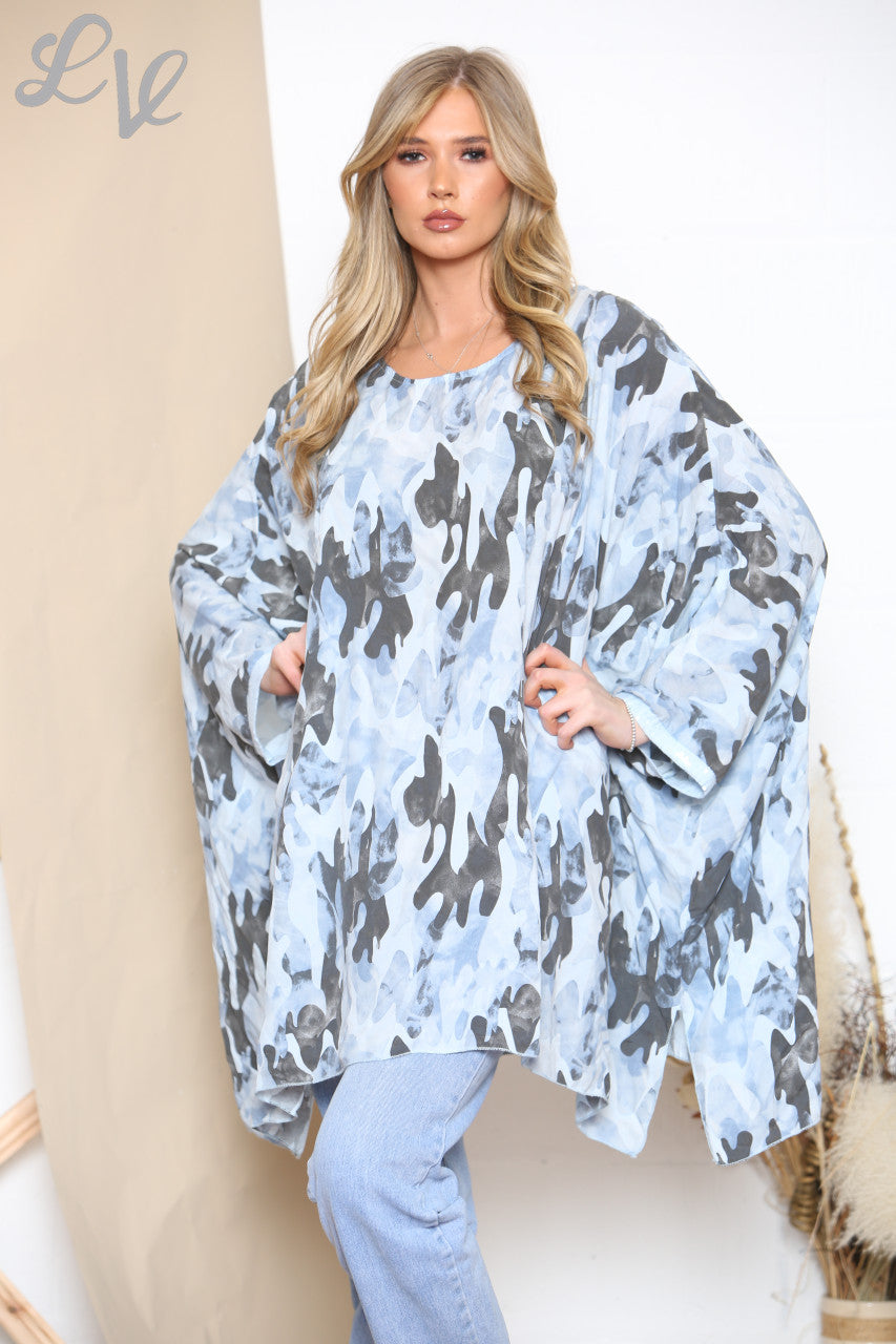 Dames camouflage print vleermuismouw top hemelsblauw