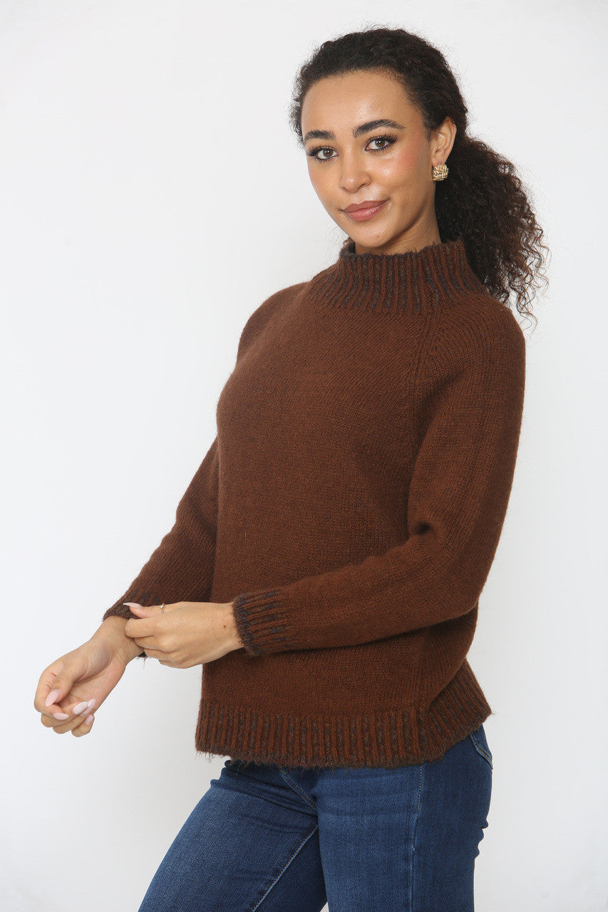 MOHAIR TRUI MET STEEKDETAIL BRUIN