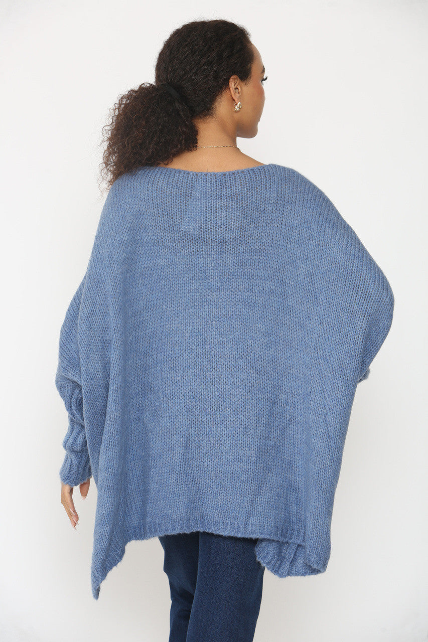 GEBREIDE BATWING TRUI IN OVERSIZED DENIM STIJL