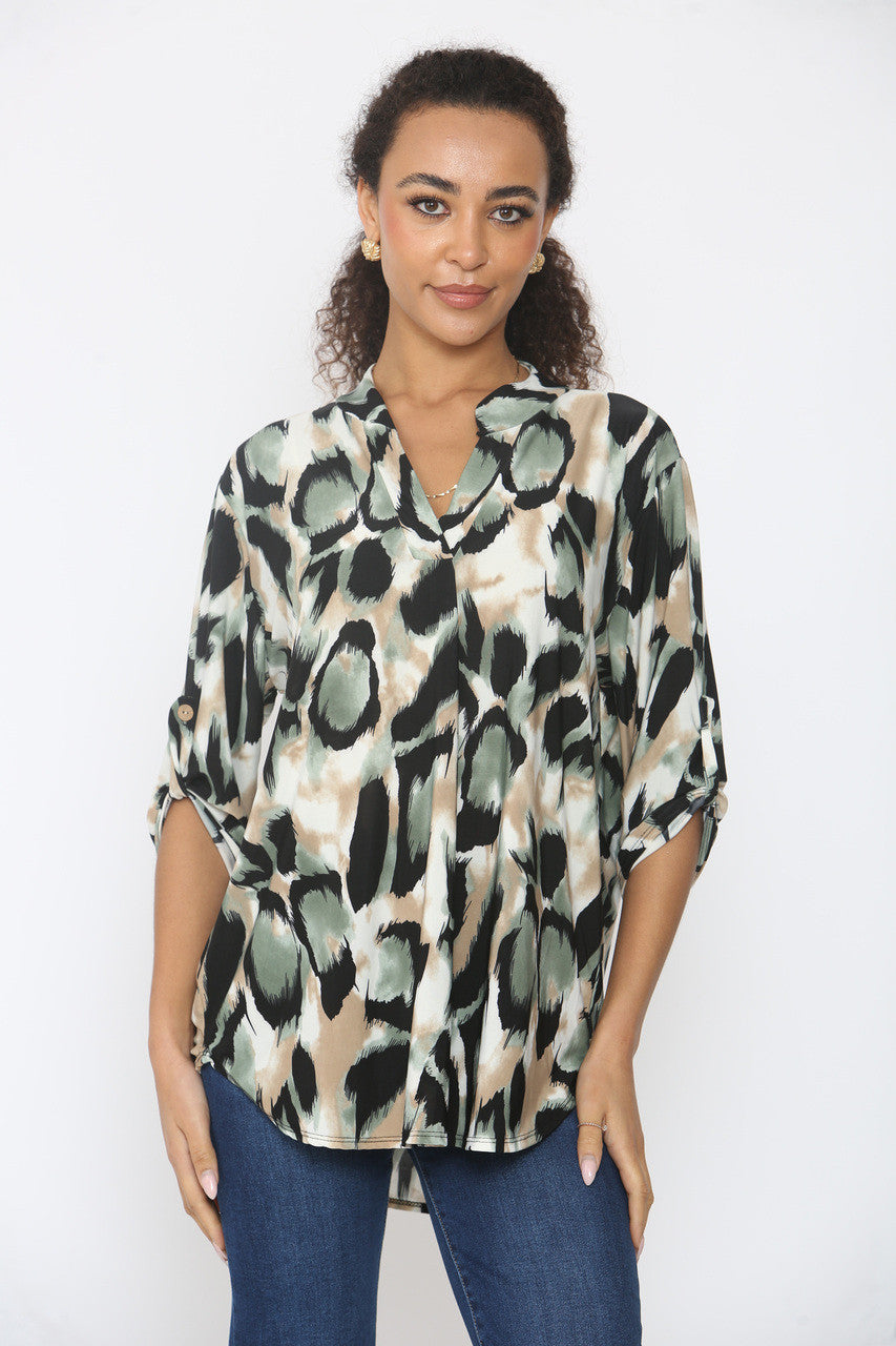 LUIPAARDPRINT SOEPELE BLOUSE MET V-HALS - KHAKI