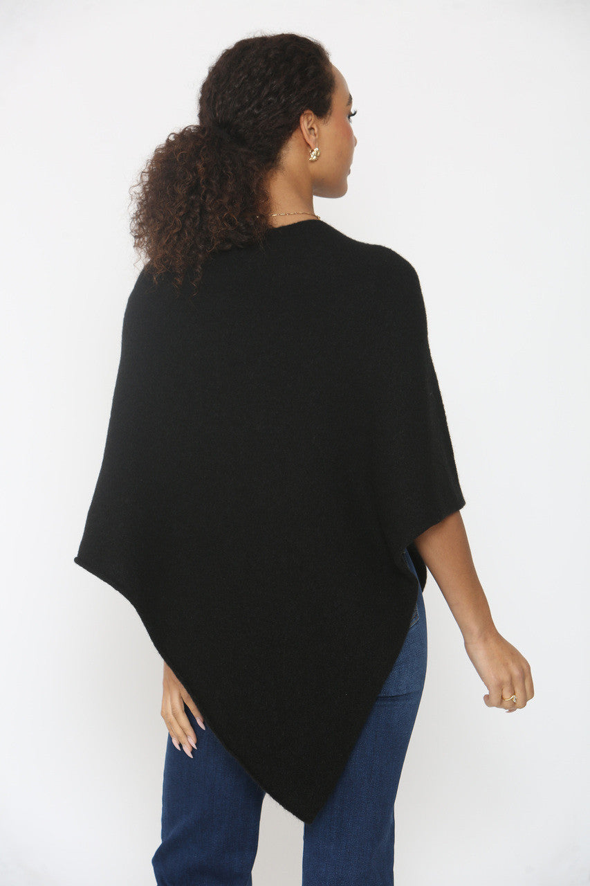 ZACHT GEBREIDE PONCHO ZWART