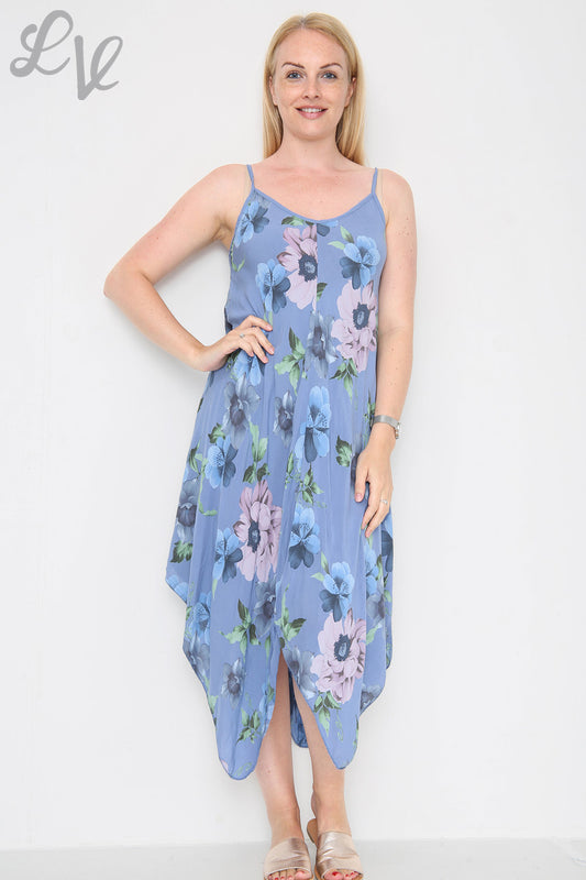 Damesjurk met bloemenprint en spaghettibandjes van denim. Prijs per stuk: £ 8,99