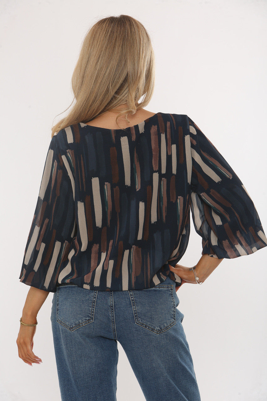 BLOUSE MET ABSTRACTE PENSEELSTREEKPRINT NAVY