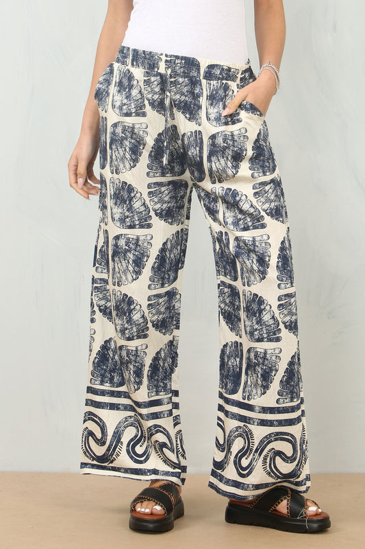 PANTALON MET SCHELPENPRINT - NAVY
