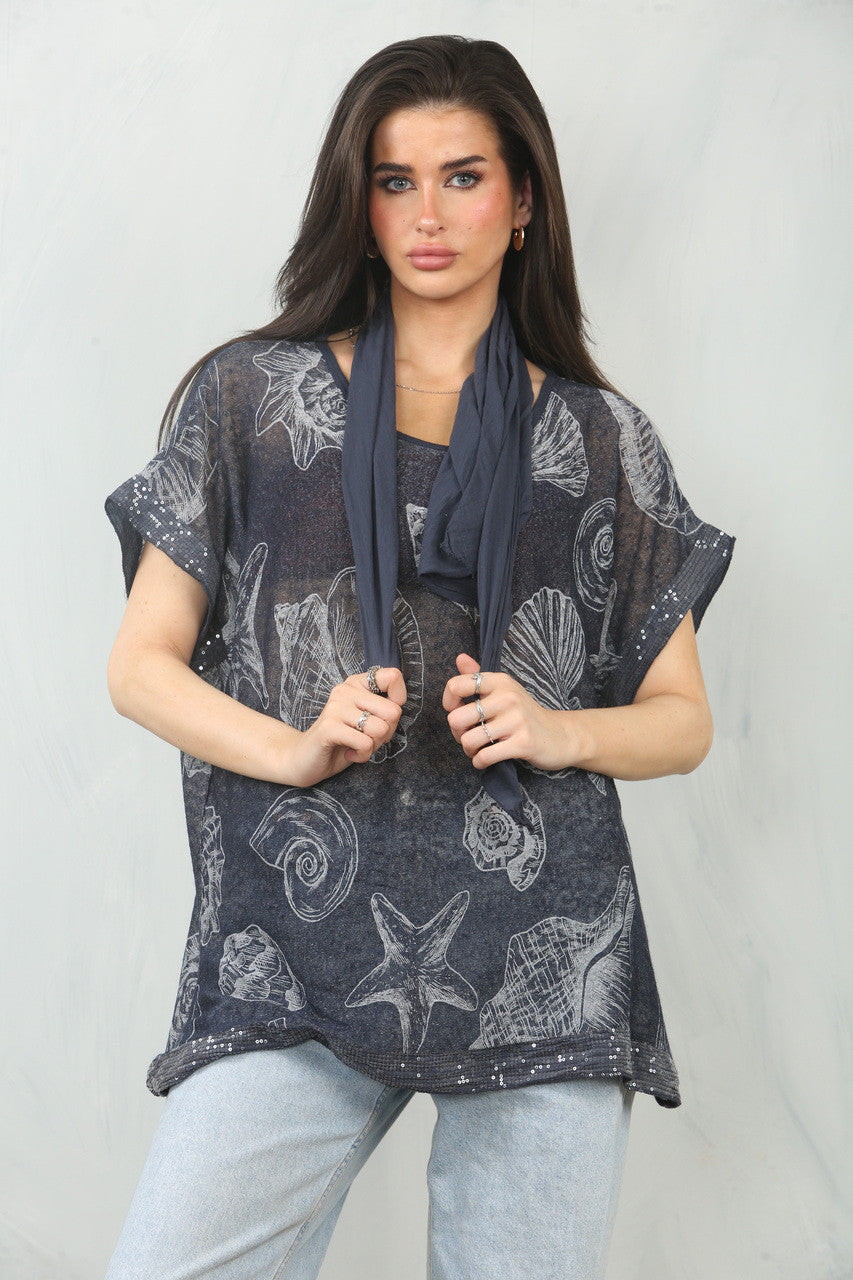 SJAALTOP MET NAUTISCHE SCHELPENPRINT - MARINEBLAUW