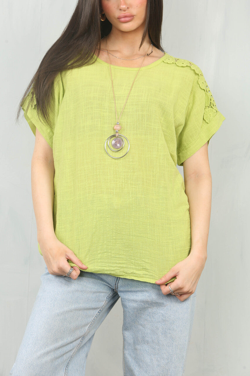 UITGESNEDEN SCHOUDERDETAIL MET KETTING LIME